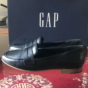 GAP Black Leather Penny Loafers